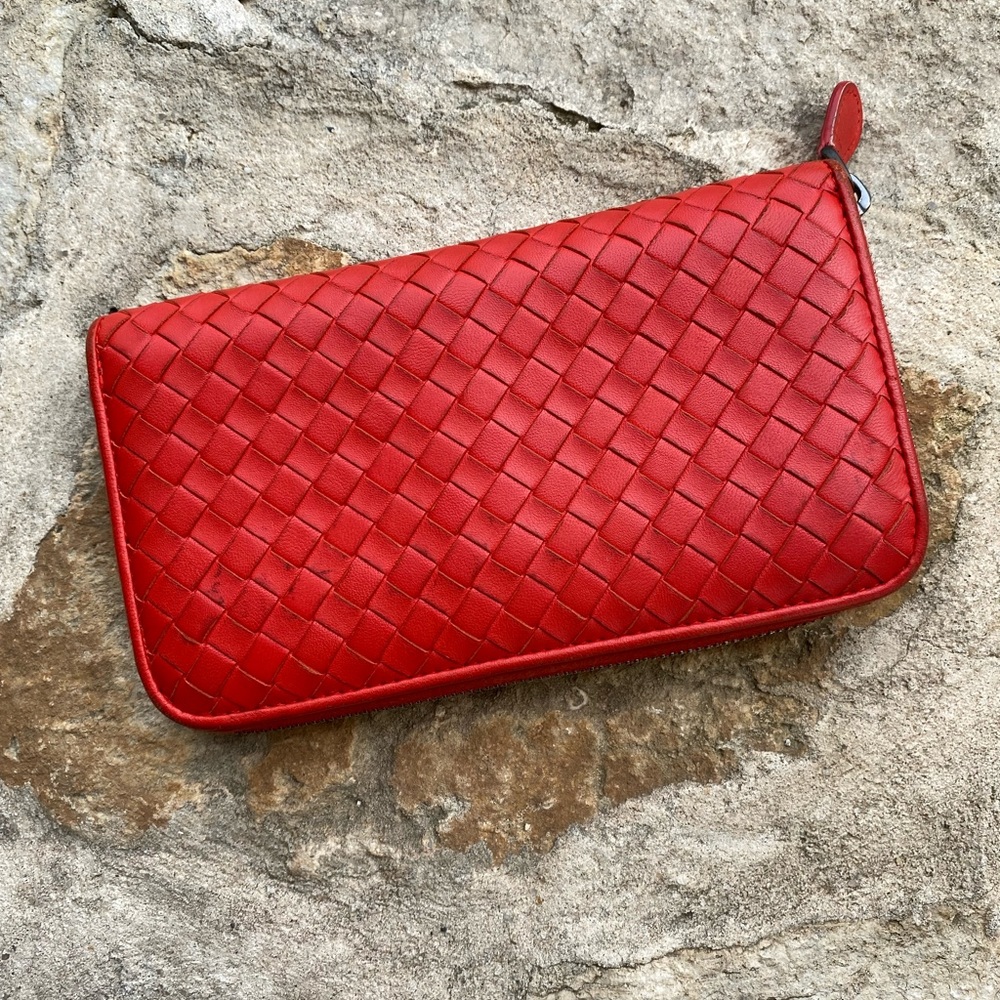 💯% authentic BOTTEGA VENETA lambskin zip around long wallet